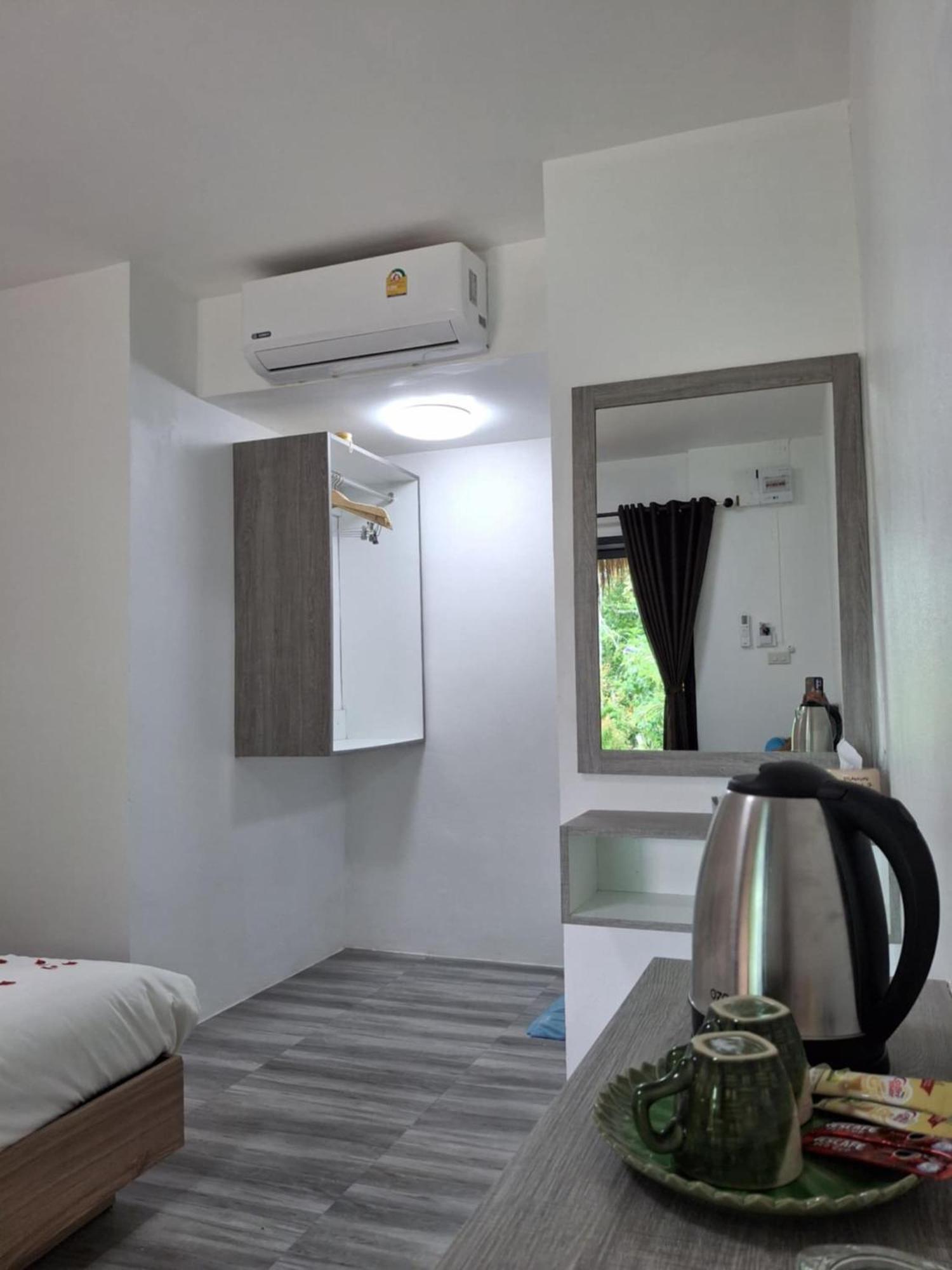 Phurin Thara Resort Koh Lanta Exterior photo